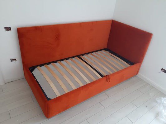 Pat tapitat pe colt SENA la comanda livrare 4-6 saptamani