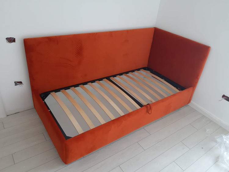 Pat tapitat pe colt SENA la comanda livrare 4-6 saptamani