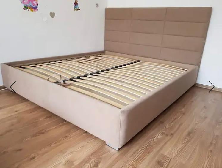 Pat tapitat Cubic la comanda