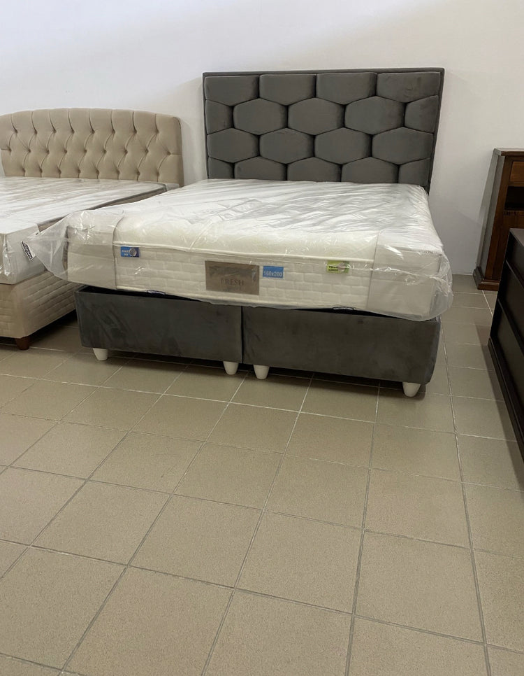 Pat tapitat Petek 200/160, cu lada de depozitare LICHIDARE STOC