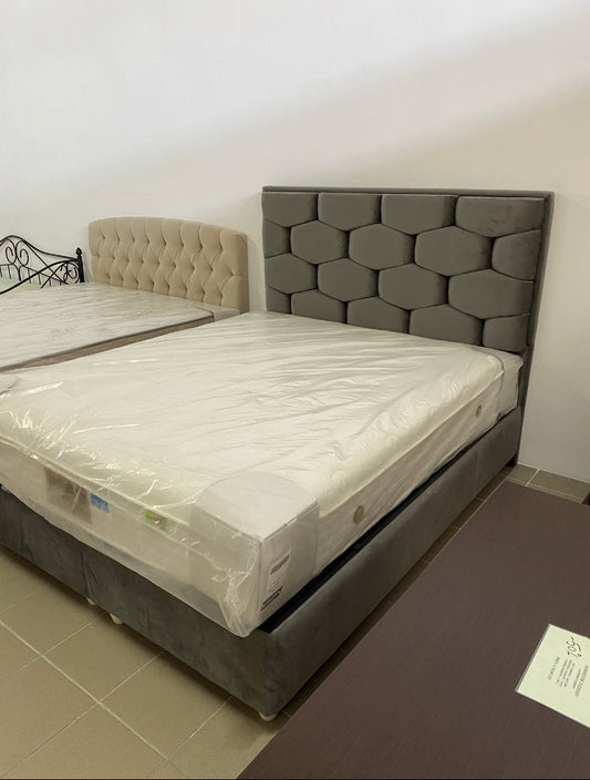 Pat tapitat Petek 200/160, cu lada de depozitare LICHIDARE STOC