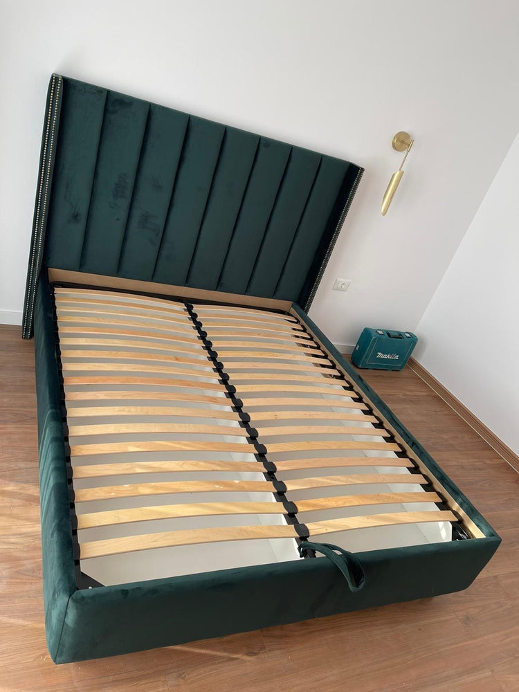 Pat tapitat Linea la comanda