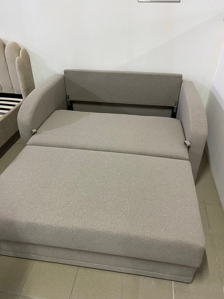 Canapea 2 locuri extensibila la  comanda Corina