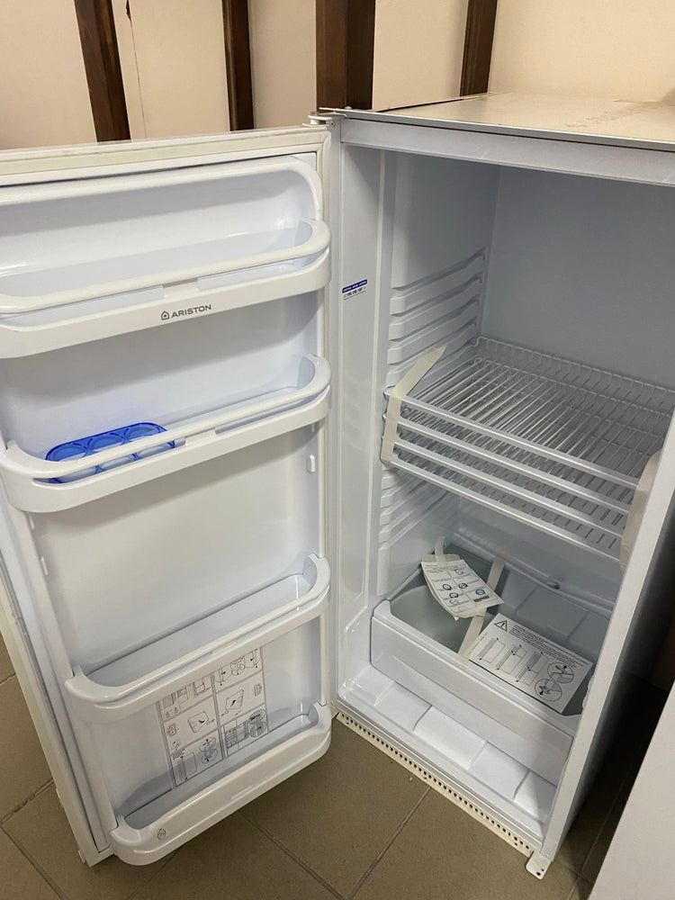 Frigider incorporabil Ariston STOC OFERTA livrare doar in Sibiu
