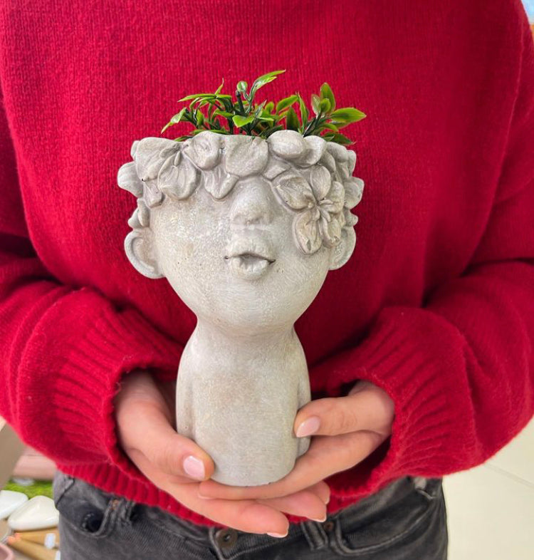 Vas pentru flori din ciment