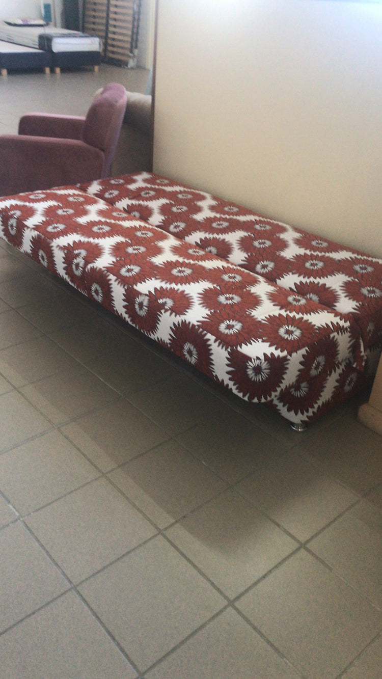 Canapea extensibila la oferta cu lada Lucky